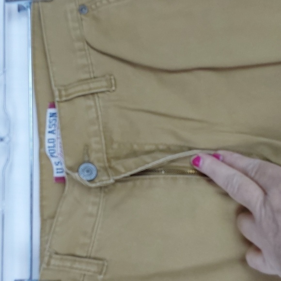 U.S Polo Assn Mens Khaki Cargo Shorts Button fly Velcro Pockets Preppy Sz.31 - Picture 3 of 15